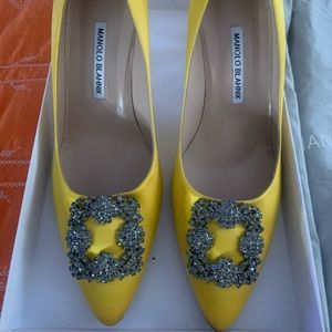 Manolo Blahnik Hangisi size 41 🚫TRADES🚫 ***WORN ONE TIME***